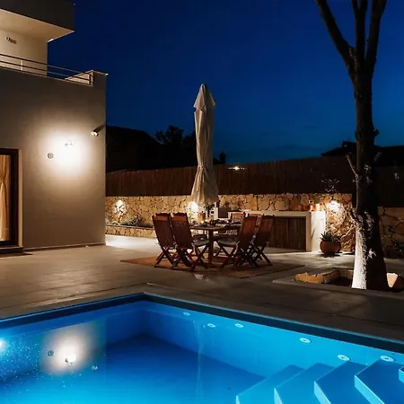 Casa Luma Design Villa, Heated Pool & Privacy 别墅