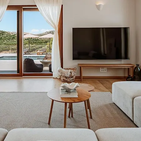 别墅 Casa Luma Design Villa, Heated Pool & Privacy Donje Polje