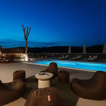 别墅 Casa Luma Design Villa, Heated Pool & Privacy *